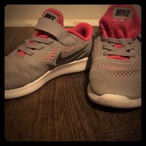 NIKE Free RN